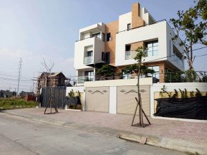 Chọn hướng cửa cuốn