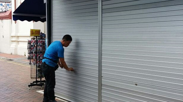 Những lưu ý khi sử dụng cửa cuốn