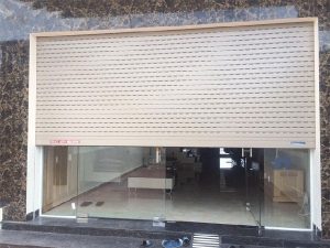 Mẫu cửa cuốn khe thoáng thương hiệu Austdoor