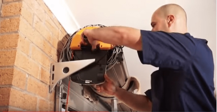 Vệ sinh mottor cửa