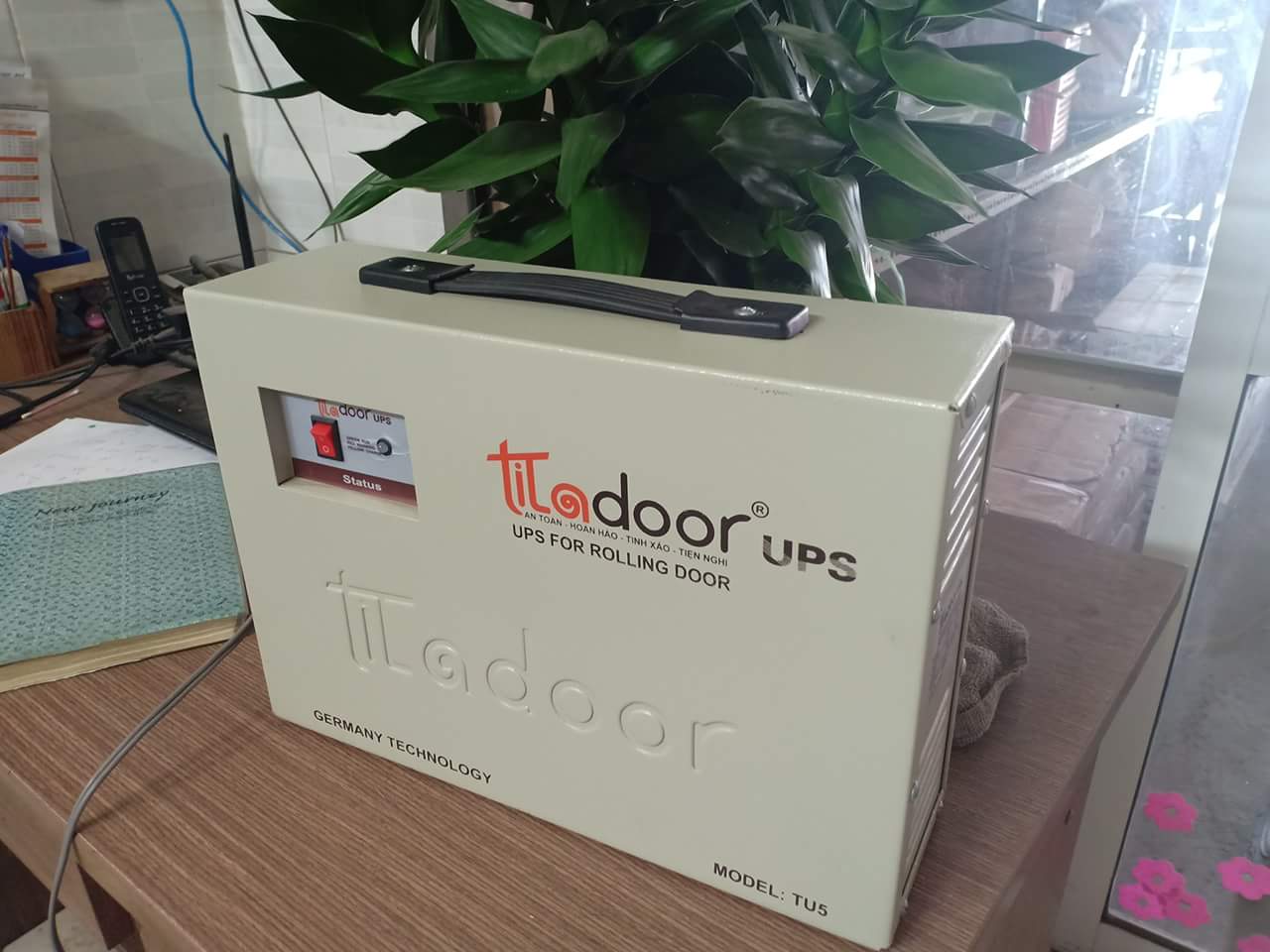 Bộ lưu điện cửa cuốn Titadoor