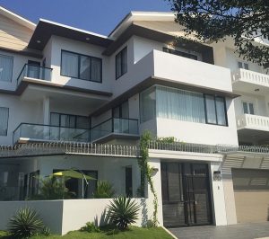 Nhà mặt phố kiểu biệt thự