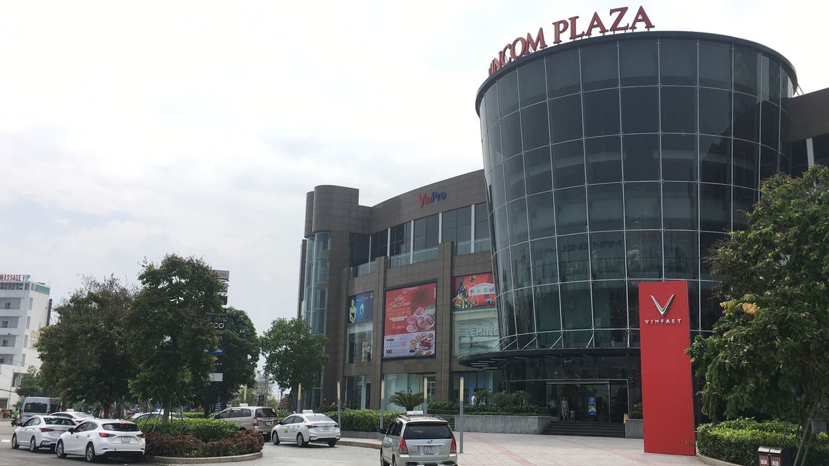 Vincom Đà Nẵng - Cửa cuốn trung tâm thương mại