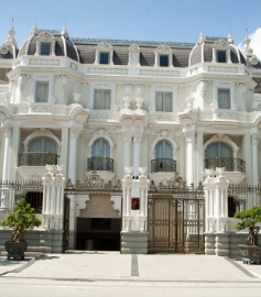 Nhà mặt phố kiểu cổ điển